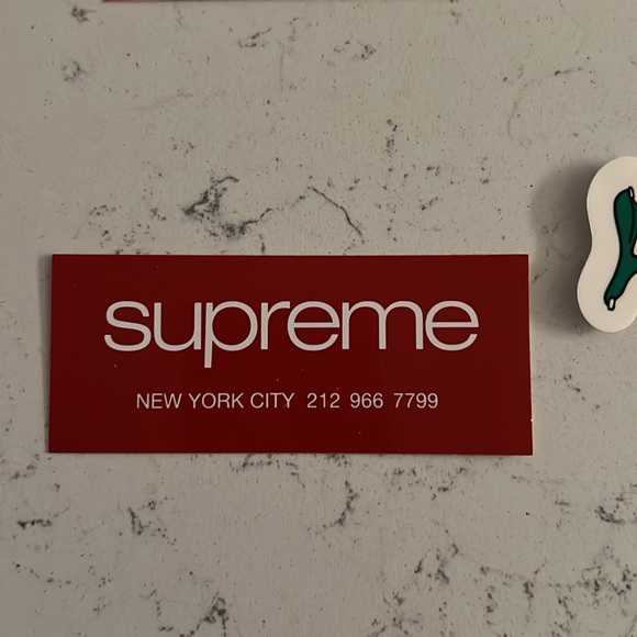 Supreme stickers 2023 - Picture 2 of 3
